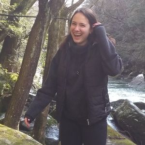 Meet your Posher, Lauren